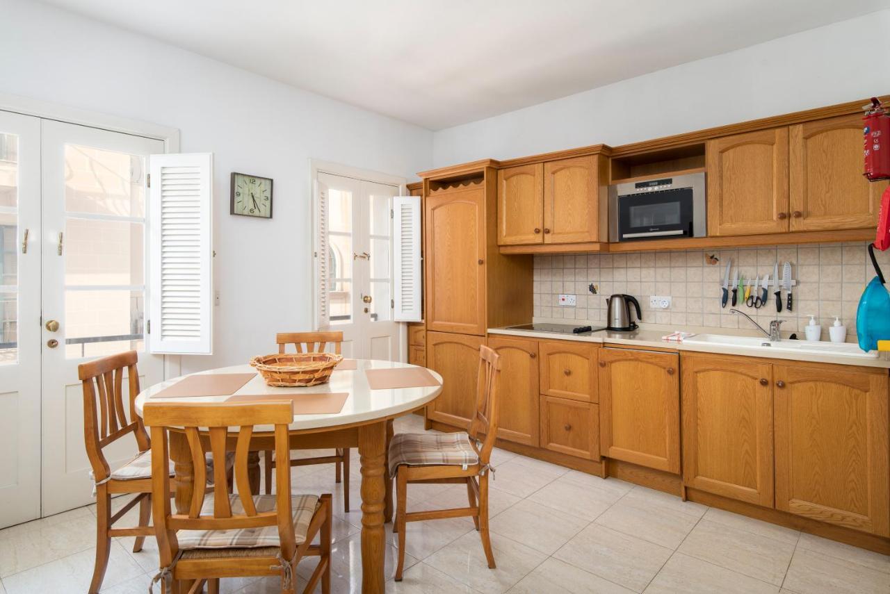 Modern 2Br Apartment Close To Sea, In The Heart Of Sliema Luaran gambar